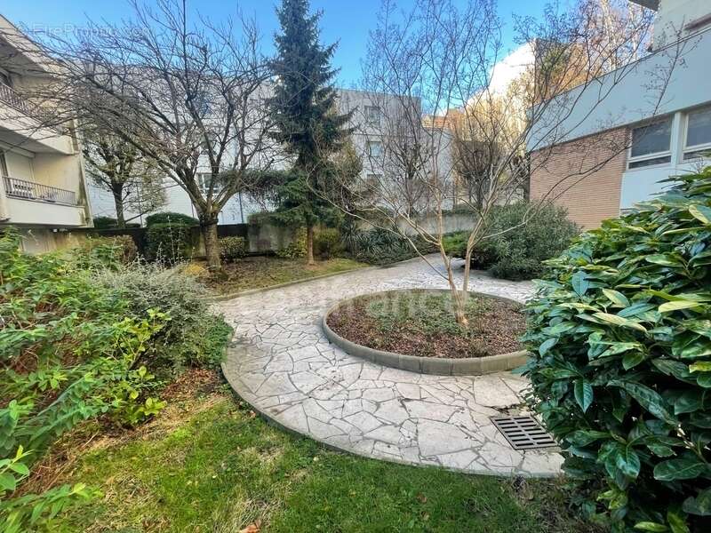 Appartement à PARIS-20E