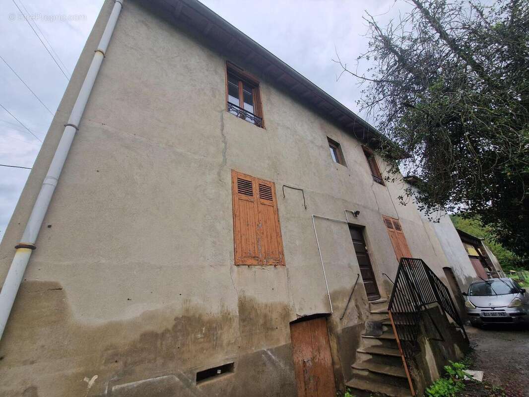   - Maison à GIVORS