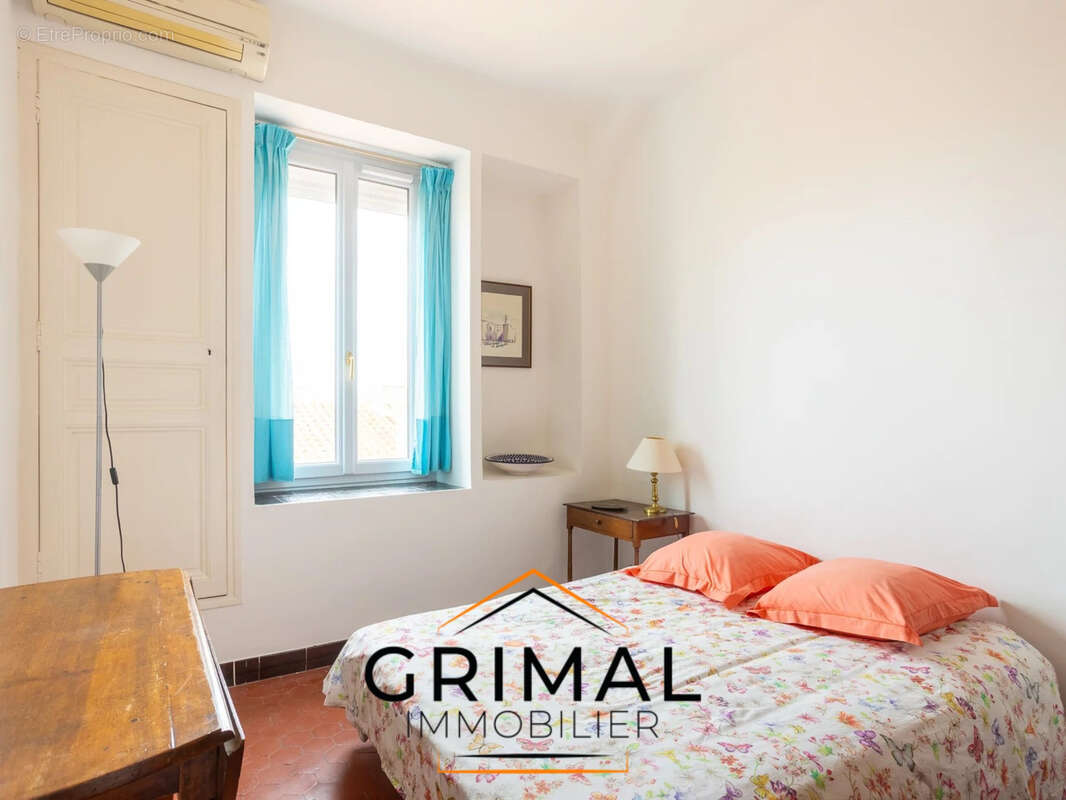 Appartement à MARSEILLE-1E