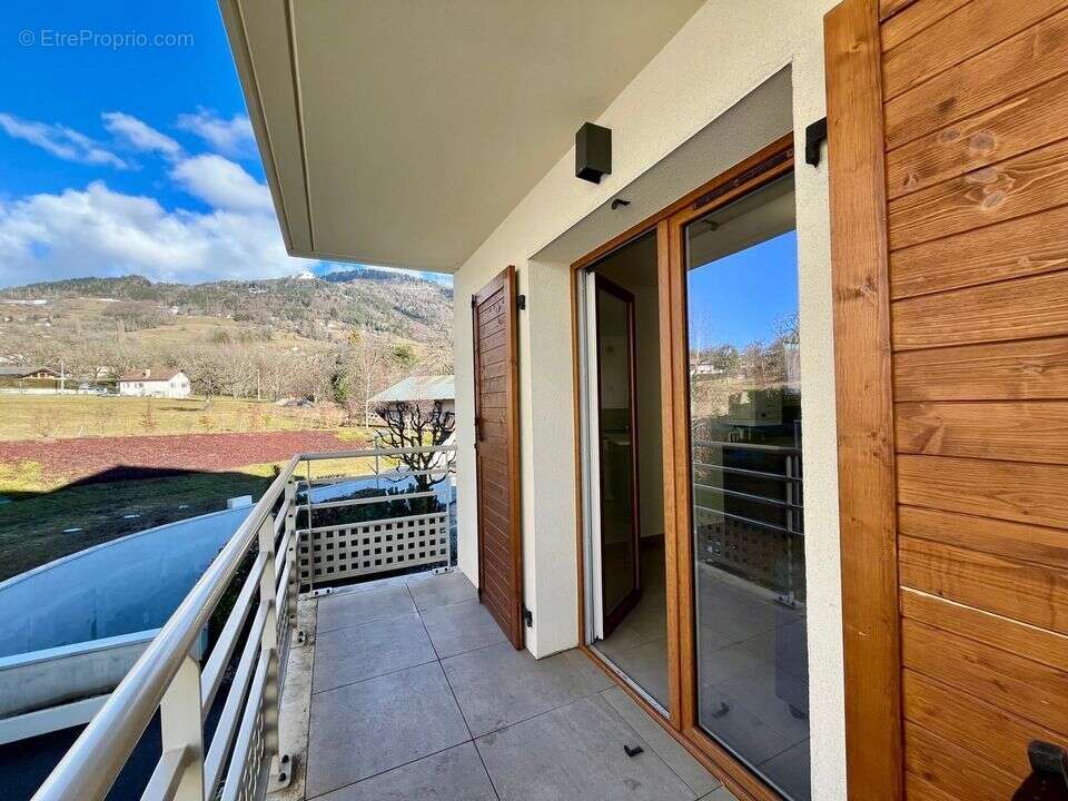 a vendre , T2 , terrasse , vue dégagée, proche station , - Appartement à VIUZ-EN-SALLAZ