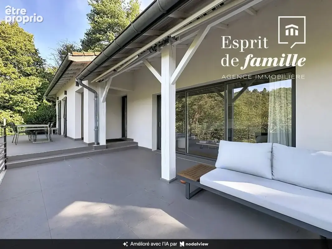 Saint-Didier-au-Mont-d’Or – maison familiale de plus de 180 m² dans un écrin de verdure - photo 2