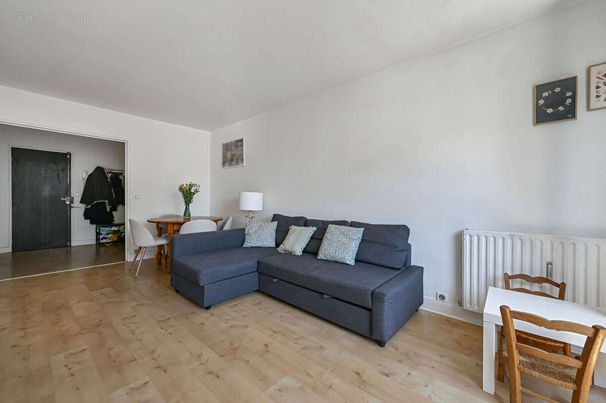 Appartement à PARIS-14E