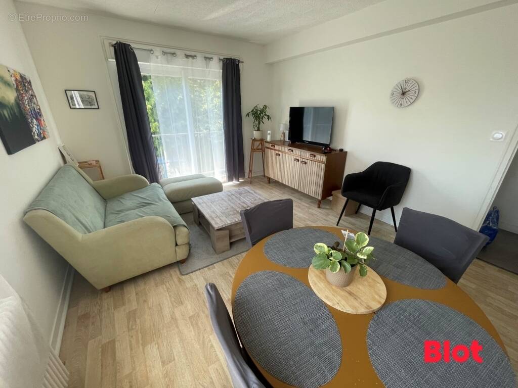 Appartement à FOUGERES