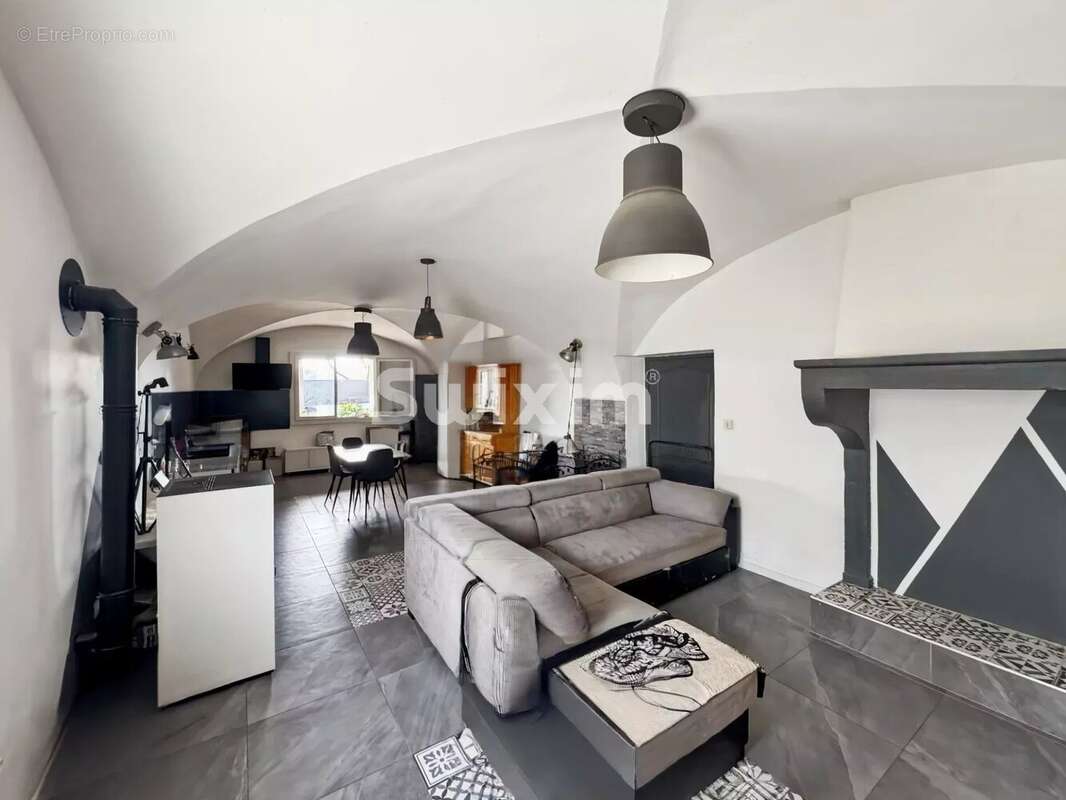 Maison à MONTELIMAR