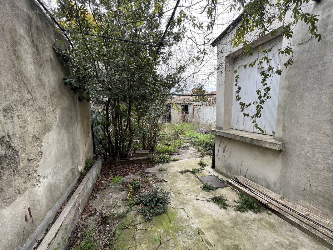 Appartement à LEZIGNAN-CORBIERES