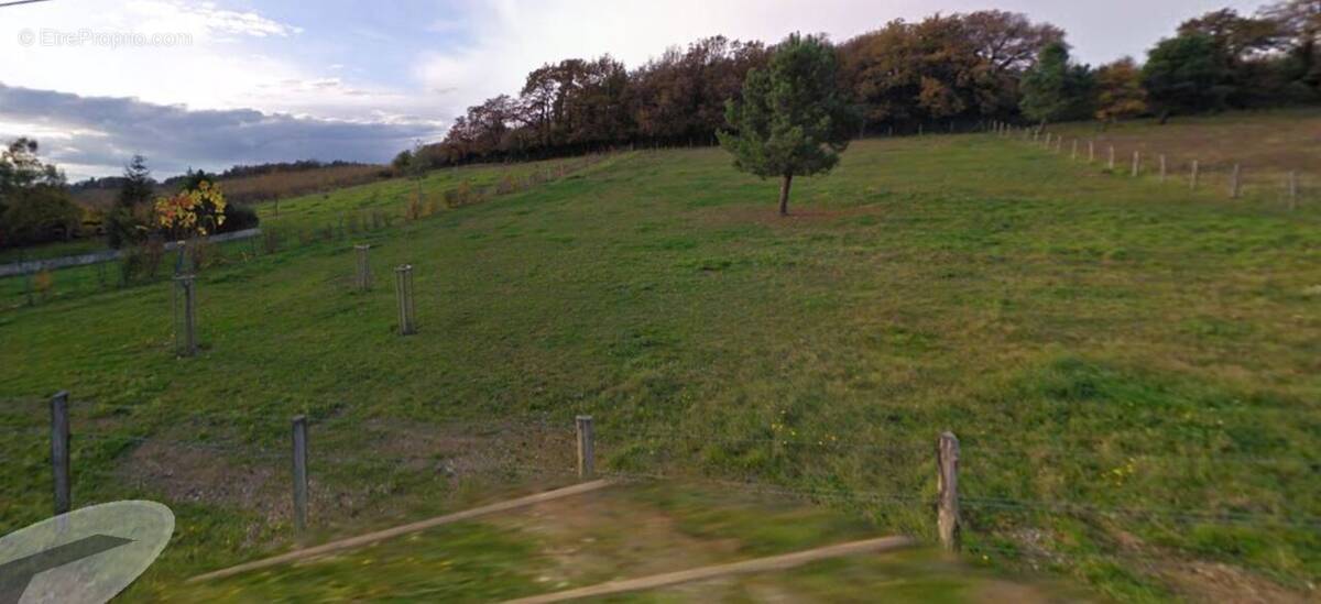 Terrain à CHATEAUNEUF-SUR-ISERE