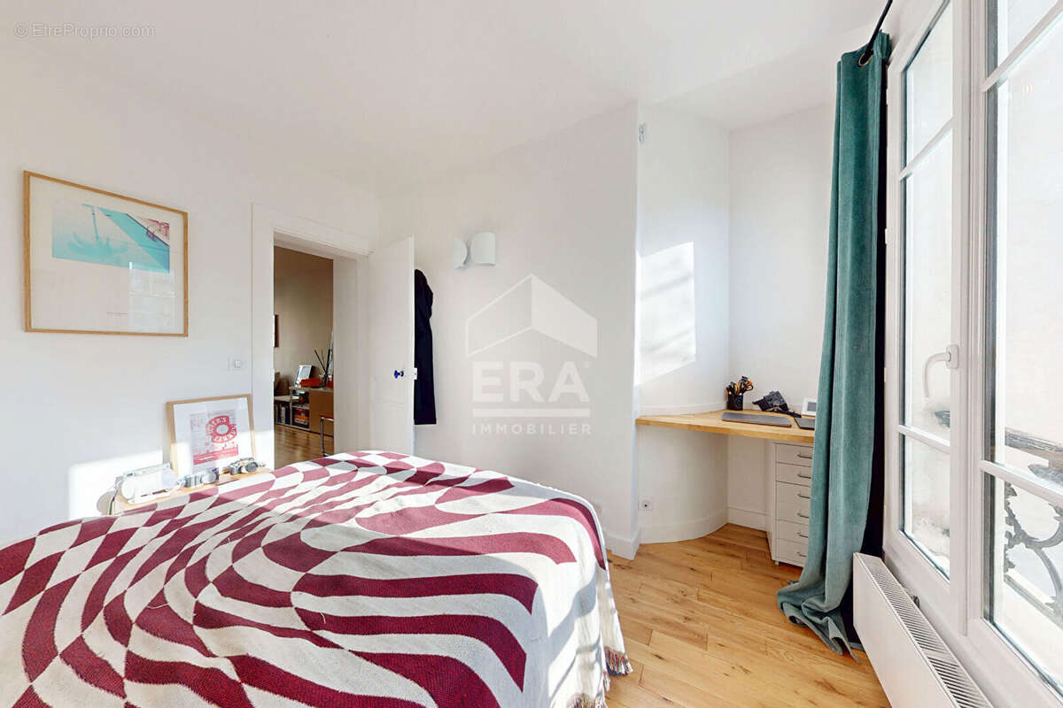 Appartement à PARIS-17E