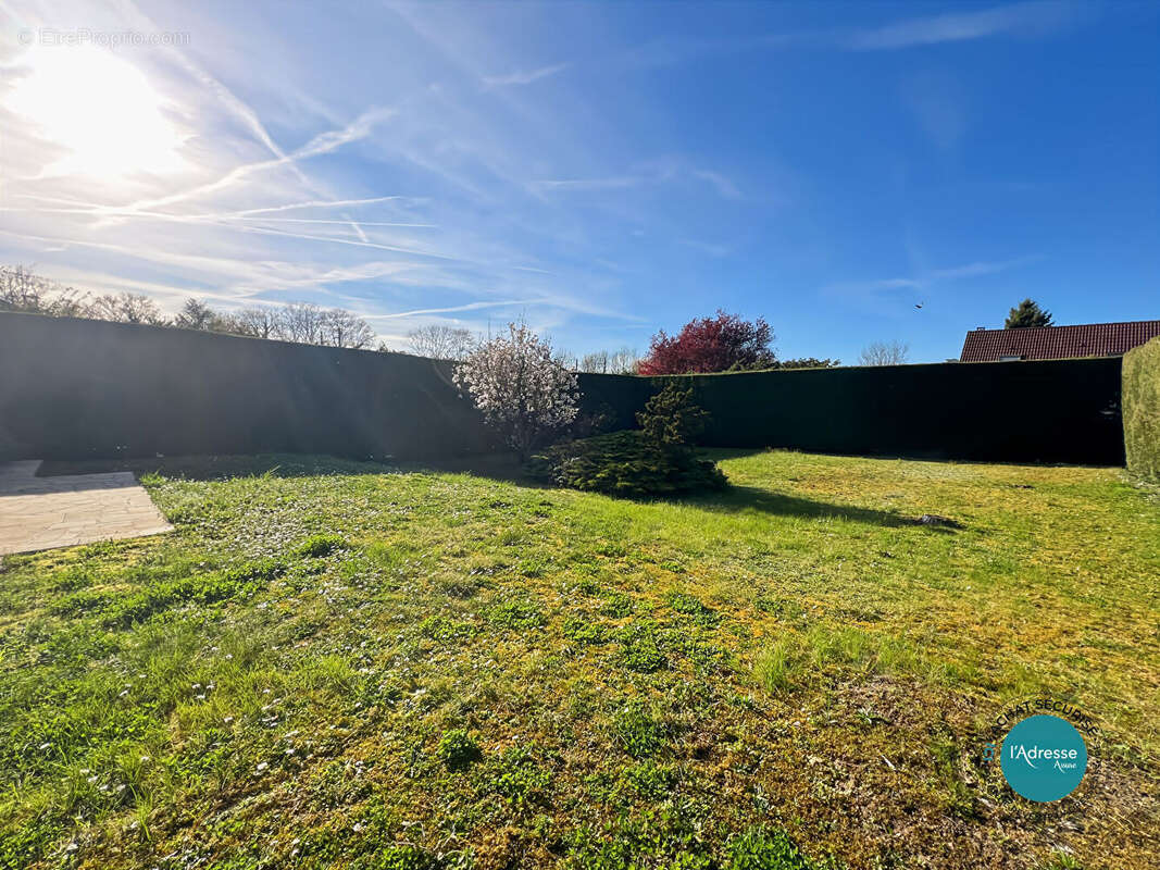 Maison à GUIGNEVILLE-SUR-ESSONNE