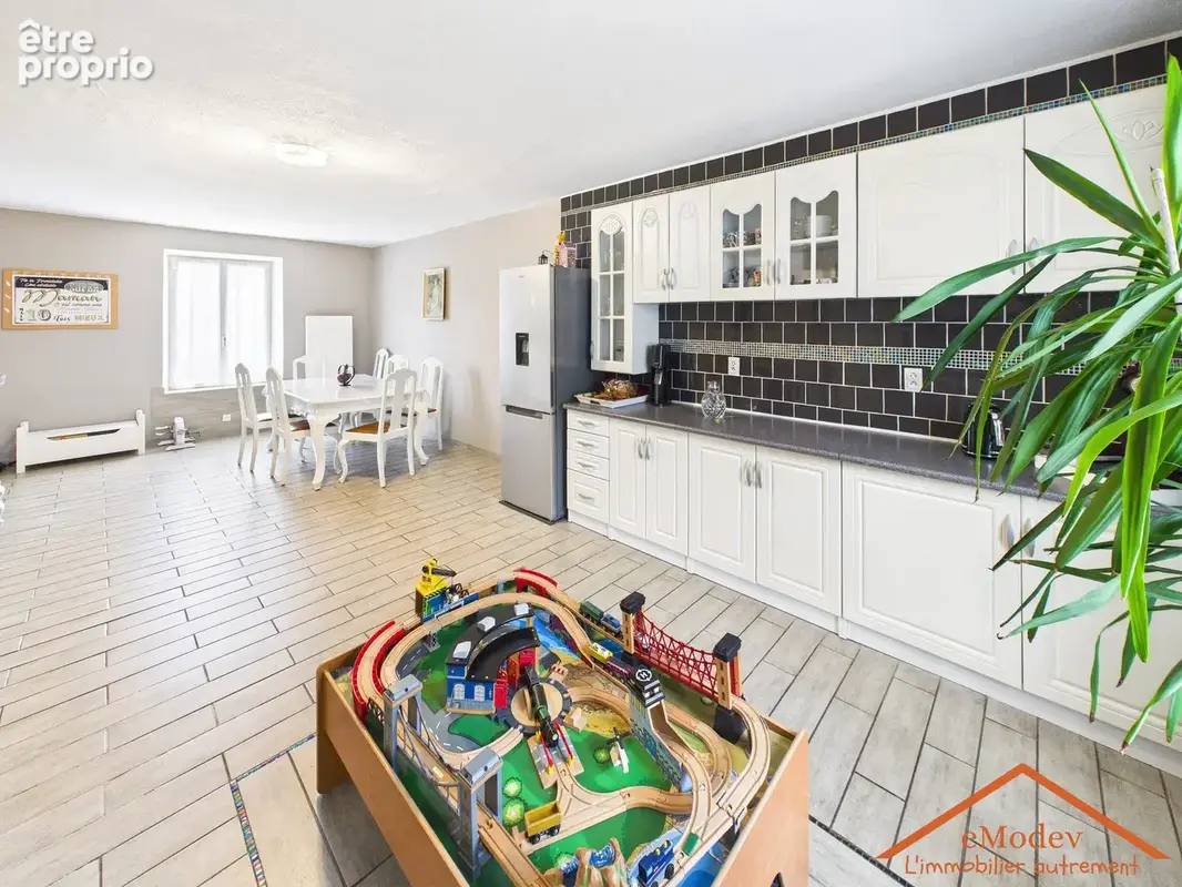 Maison 7 pièces 153 m² à vendre à Fresse-Sur-Moselle (88160) - photo 5