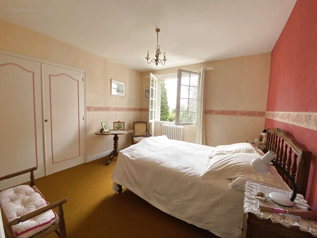 Maison à LATRONQUIERE