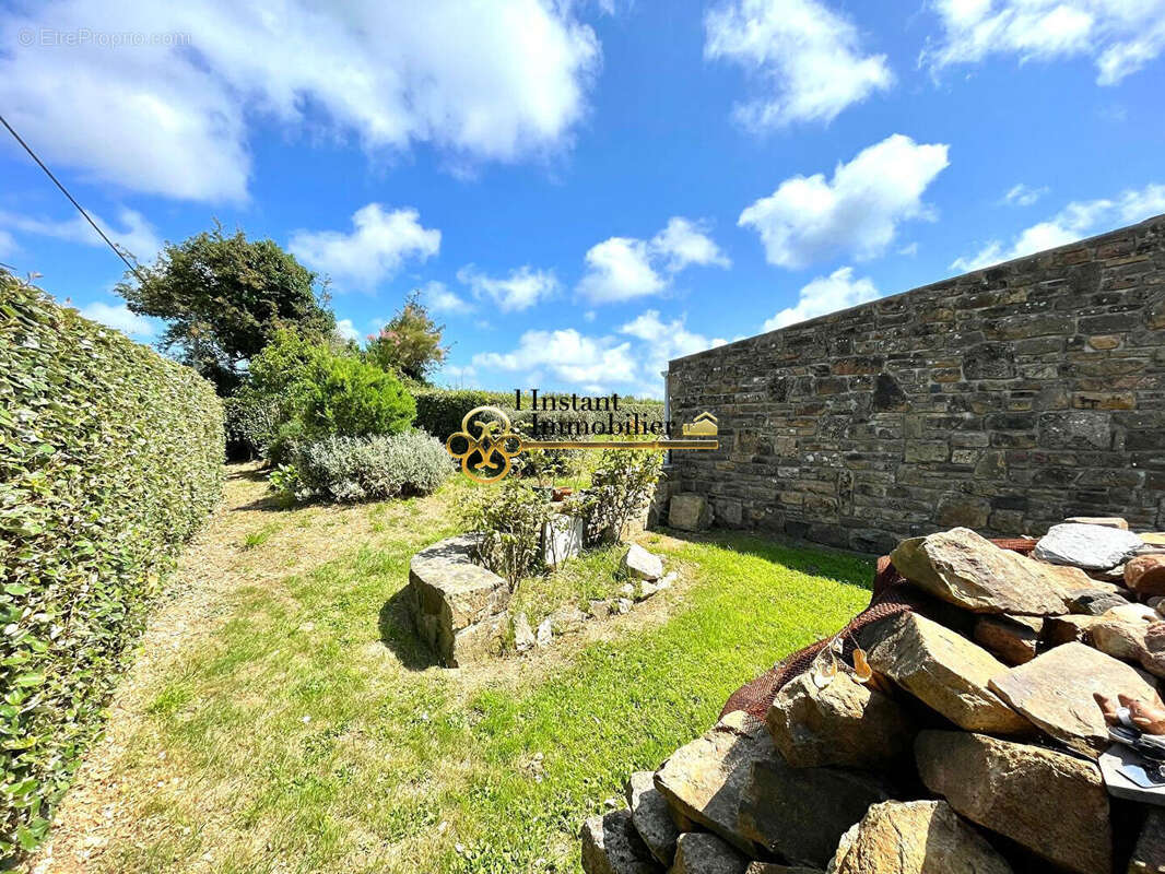 Maison à SAINT-JEAN-DU-DOIGT