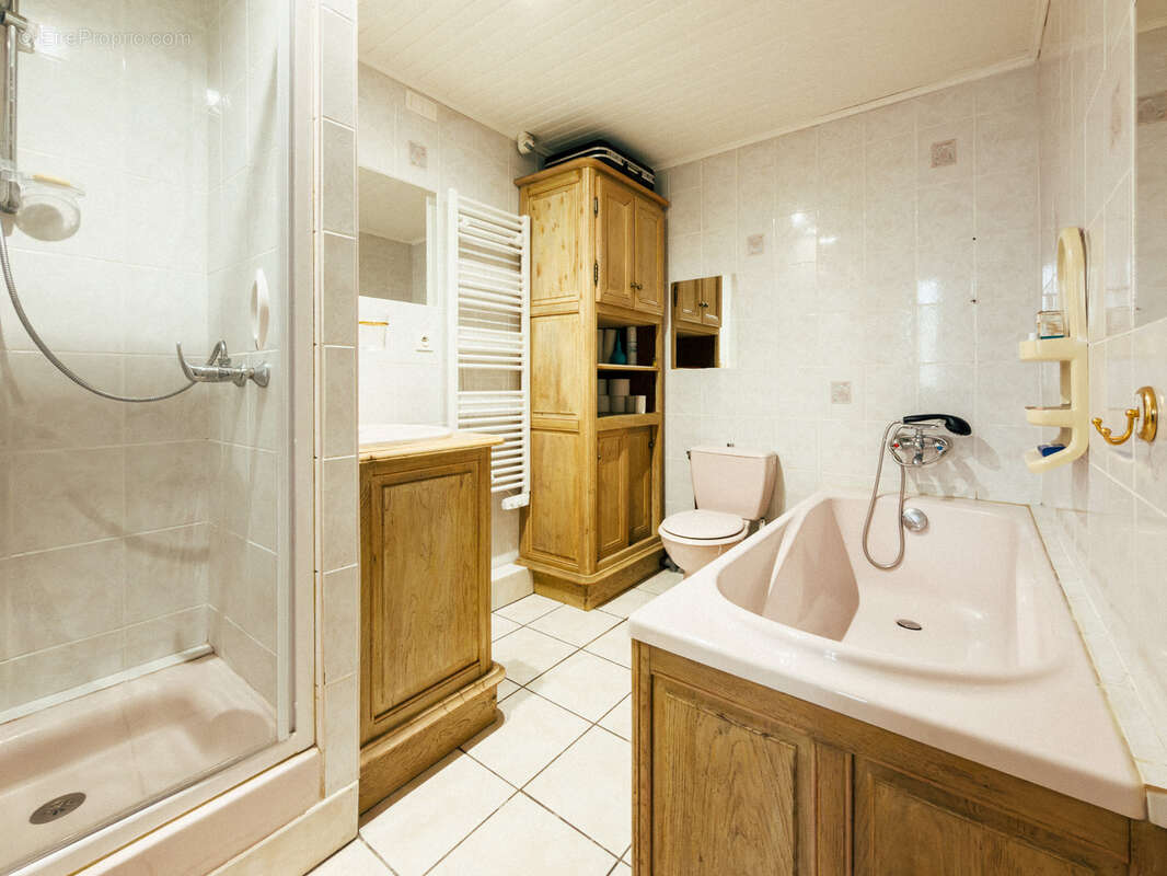 Maison à BAIGNES-SAINTE-RADEGONDE