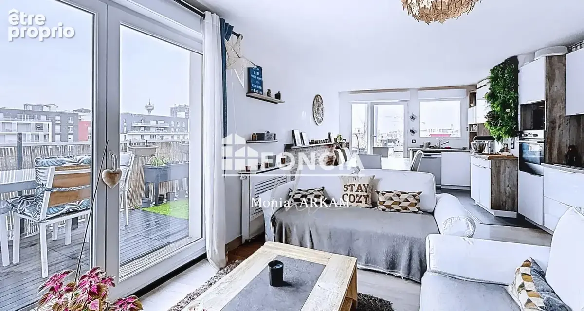 Quartier de l’horloge – grand 4 pièces – 3 chambres – vue ciel - près de 40 m² de pièce de vie – 95 m² d’extérieurs – 5ᵉ étage – - photo 4