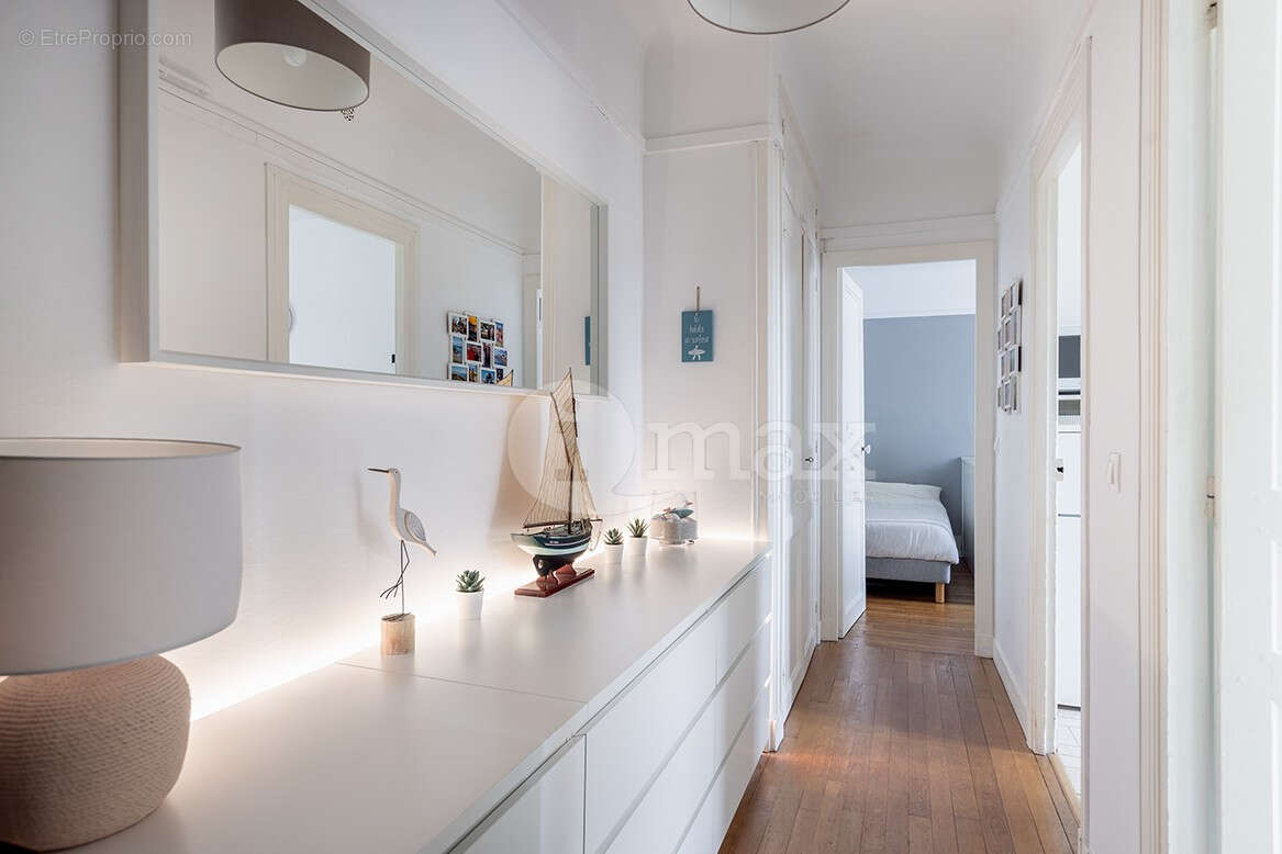 Appartement à COURBEVOIE