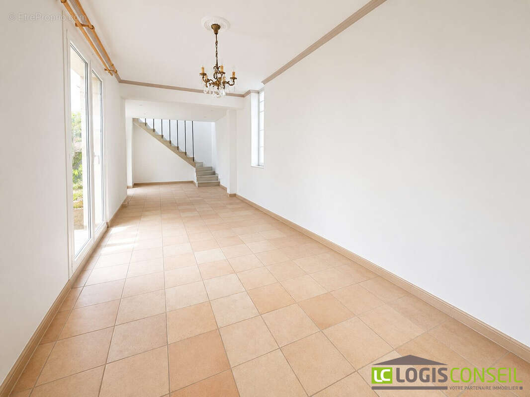 Maison 96 m² à Chatillon  - photo 4
