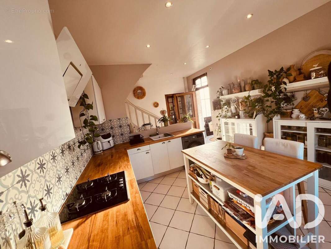 Photo 3 - Maison à ROMILLY-SUR-SEINE