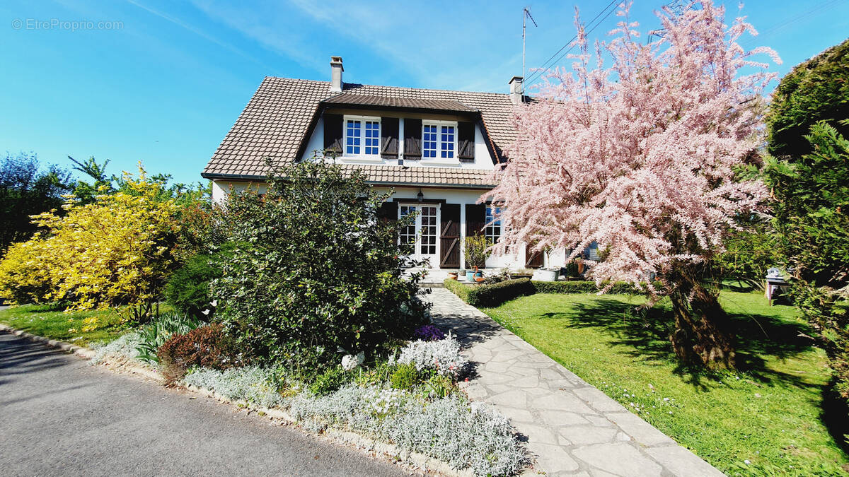 Maison à SAINTE-GENEVIEVE