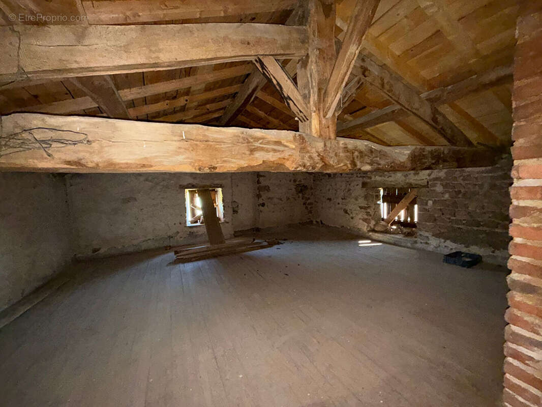 Maison à SAINT-JUST-EN-CHEVALET