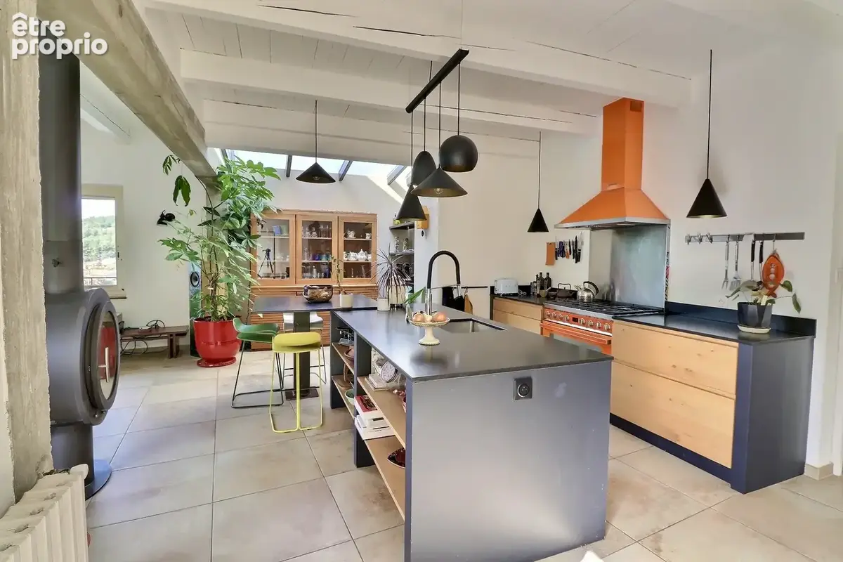 Villa familiale T8 avec beaucoup de charme entre Château-Gombert et Plan-de-Cuques, 240m2 sur 1400m2 de jardin - photo 6