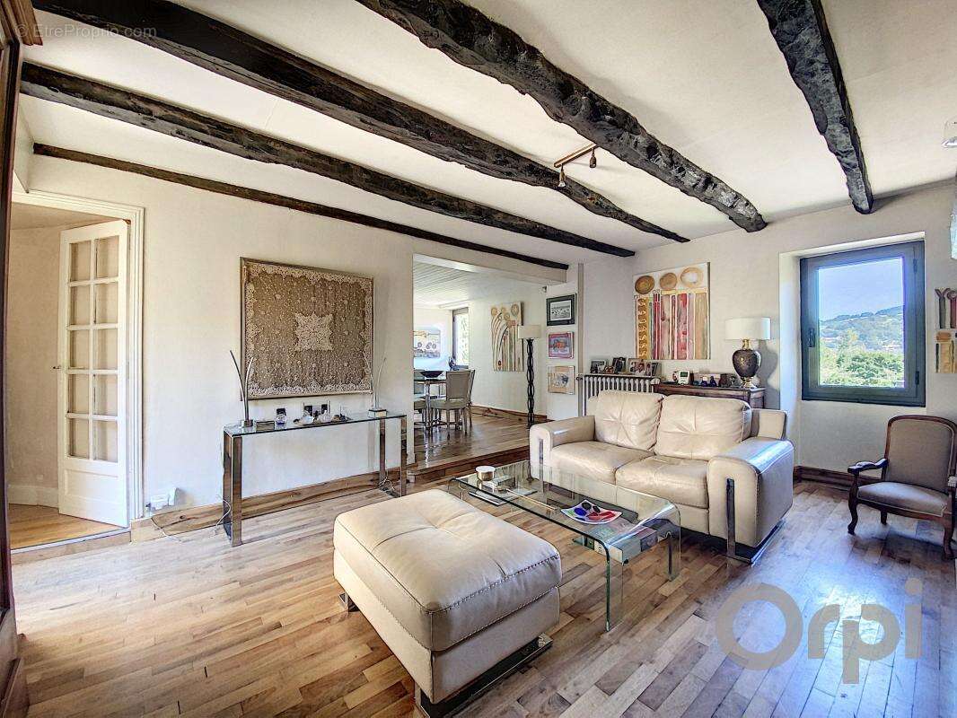 Maison à CONDAT-SUR-VEZERE