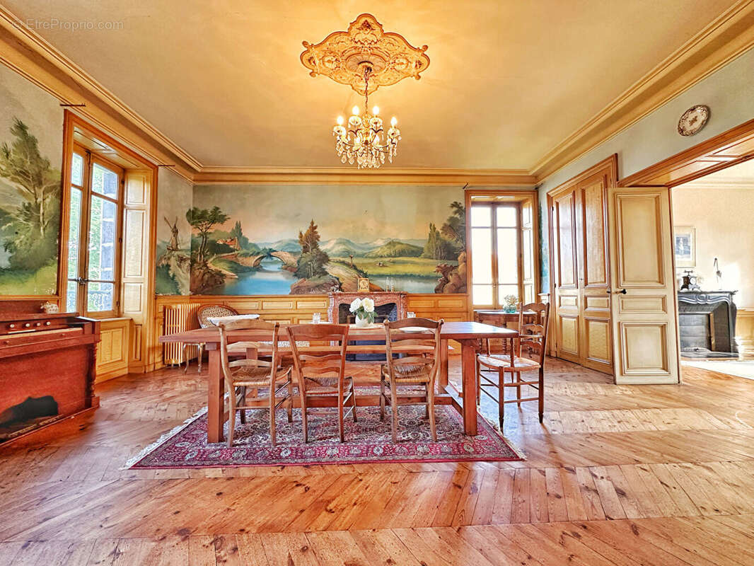 Maison à LA ROCHE-BLANCHE