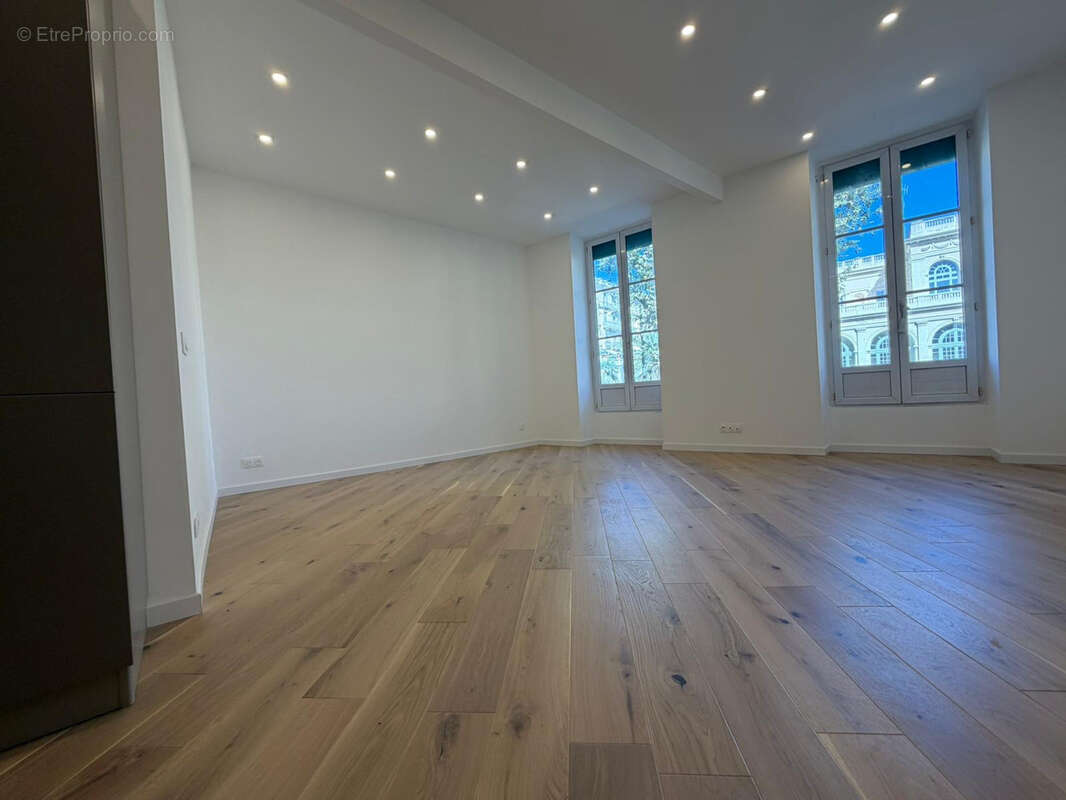 Appartement à MENTON