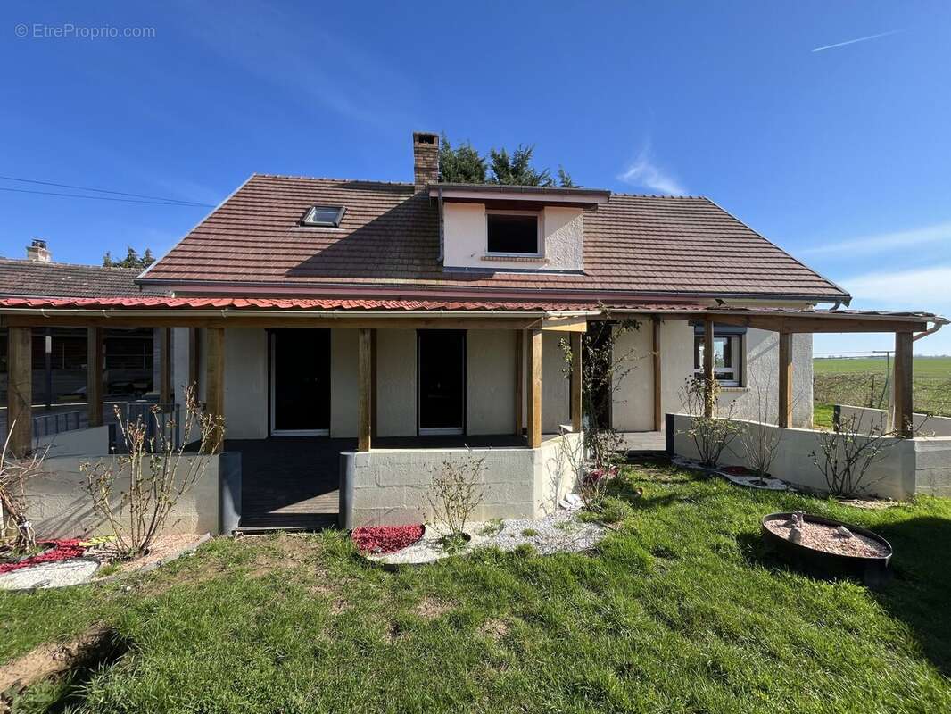 Maison à ETREPAGNY