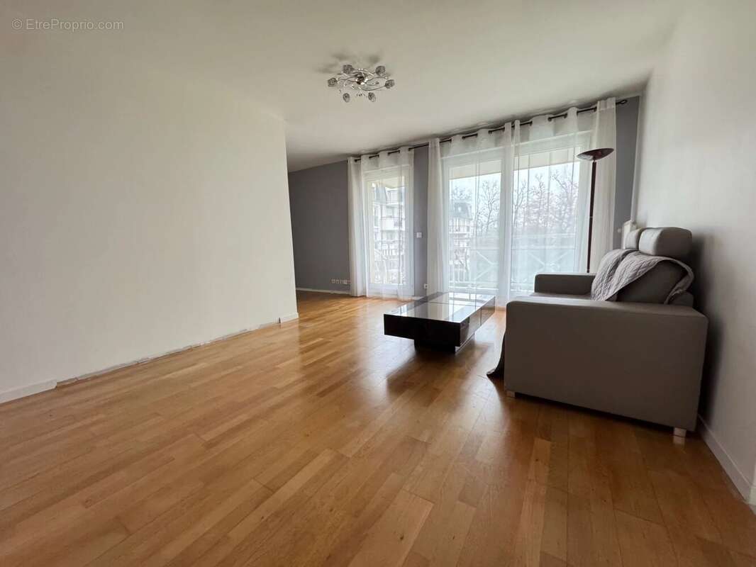 Appartement à LE PLESSIS-TREVISE