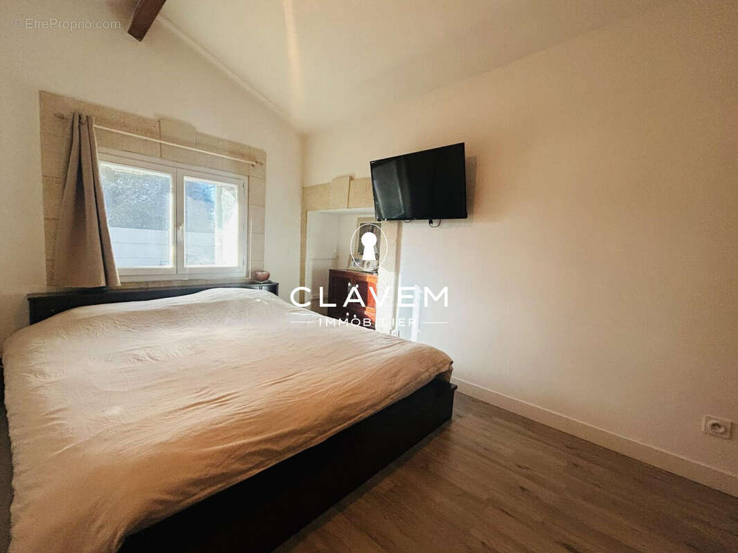 Maison à SAINT-CHRISTOLY-DE-BLAYE