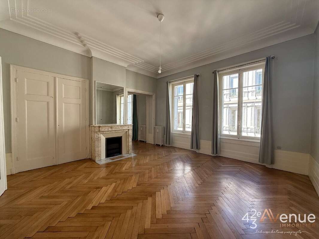 Appartement à SAINT-ETIENNE