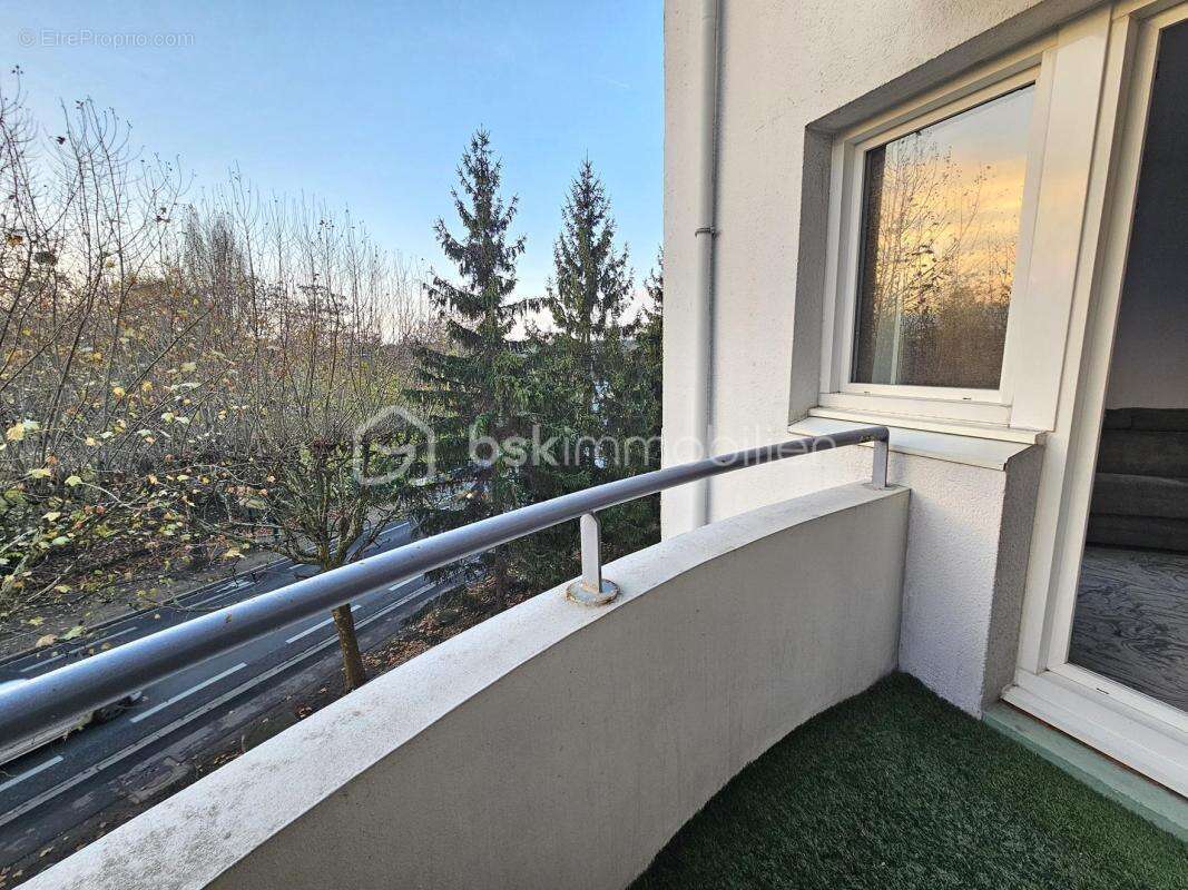 Appartement à DUGNY