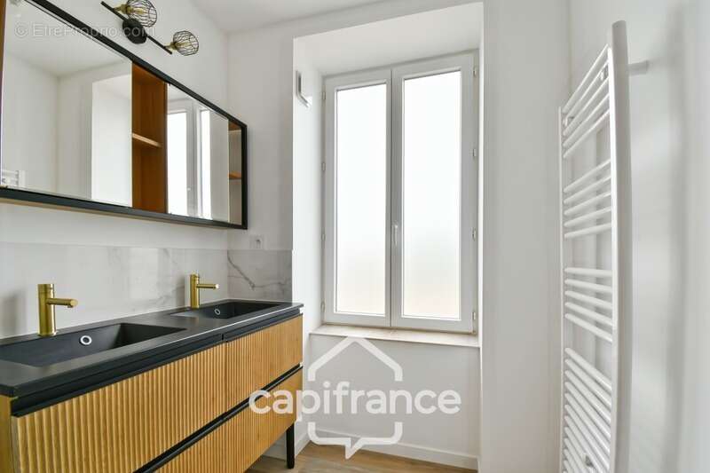 Maison à SAINT-JULIEN-DE-L&#039;ESCAP