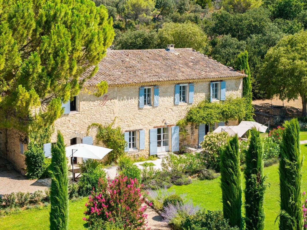 Maison à MENERBES
