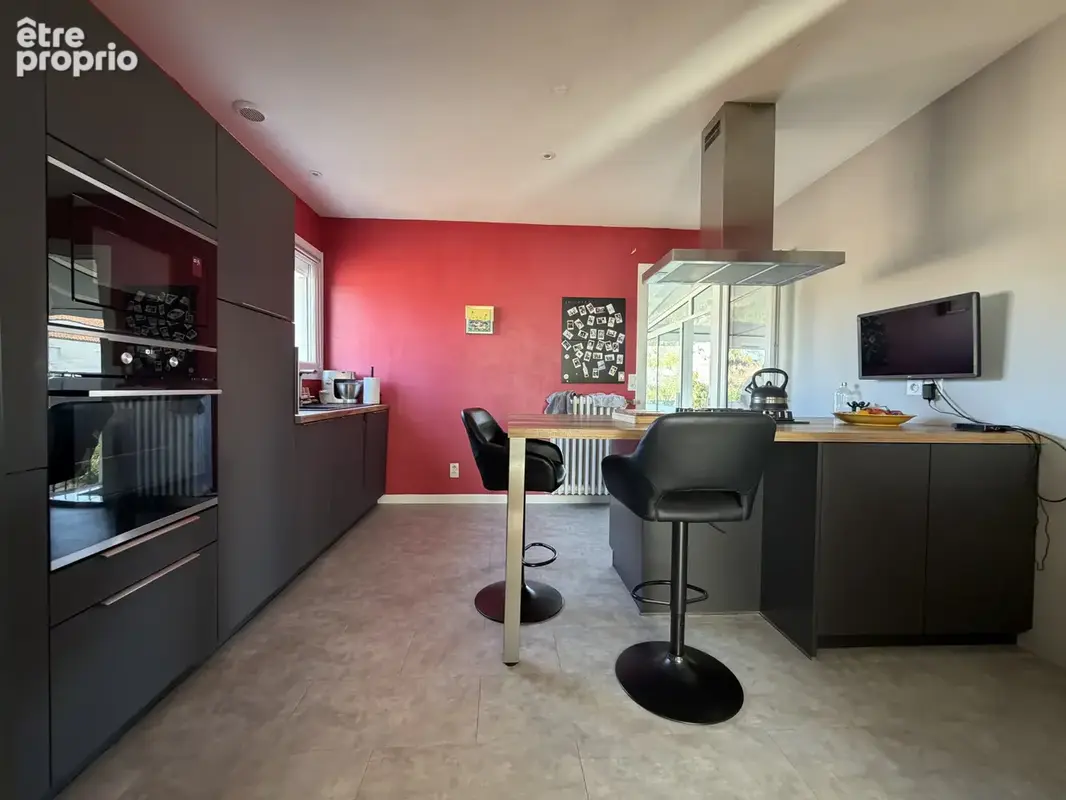 Aizenay centre, maison 3 chambres+bureau sur 519 m2 de terrain - photo 6