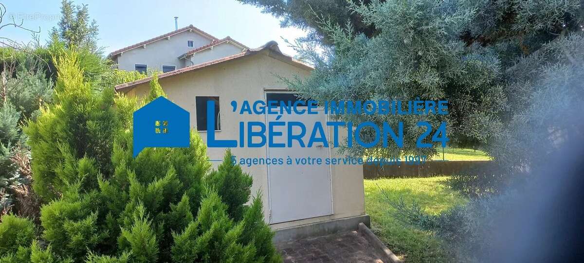 Terrain à CHATEAUNEUF