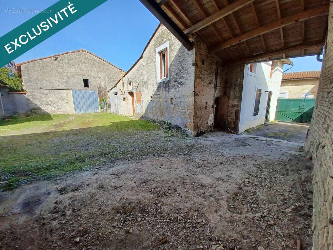 Photo 7 - Maison à AIGRE