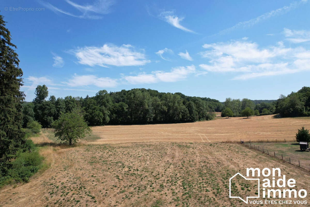 Terrain 6895 m² à Corgnac-Sur-L'isle  - photo 3
