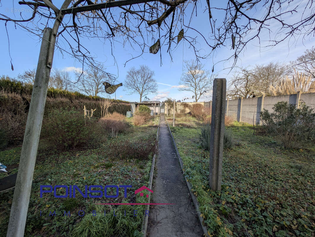 Maison à LES PONTS-DE-CE