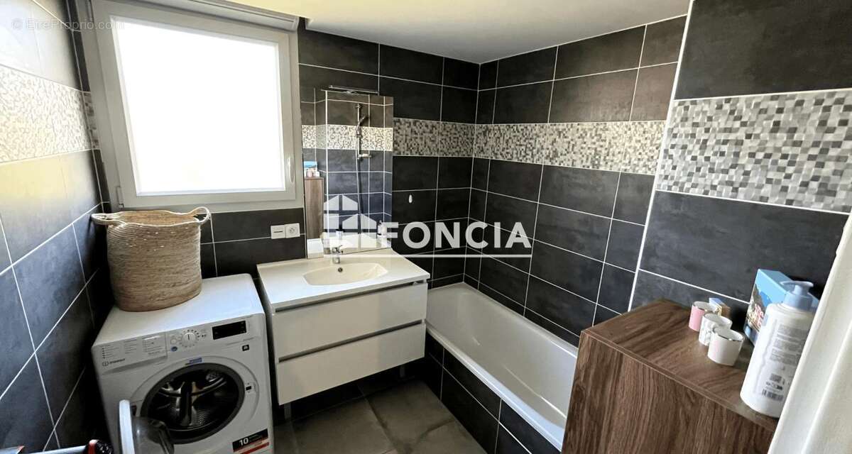 Appartement à BORMES-LES-MIMOSAS
