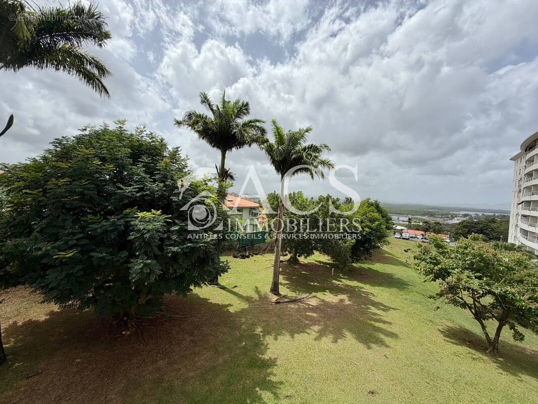 Appartement de type F3 -  Vue dégagée - Morne Pavillon - LE LAMENTIN - photo 2