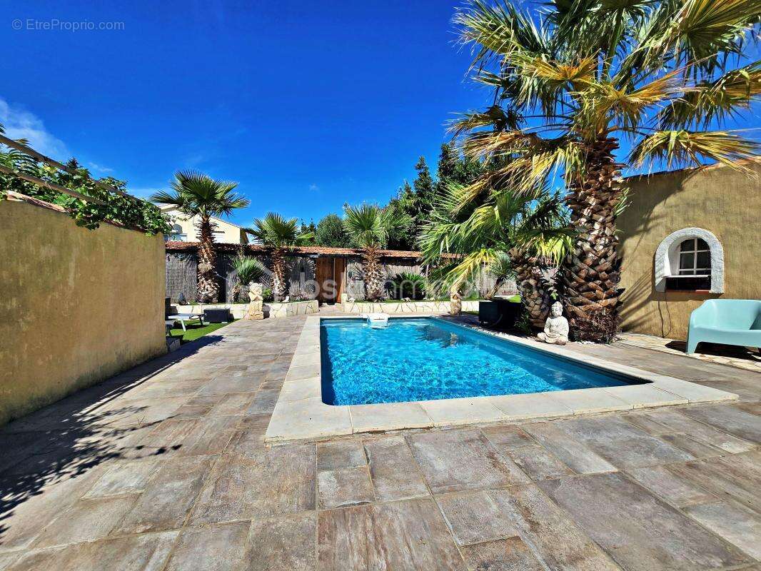 A saisir, Quartier recherché de St Jean – Maison d'Architecte 5 pièces, 3 chambres – 140 m² - Terrain 895m² - Annexes, cuisine d - photo 2