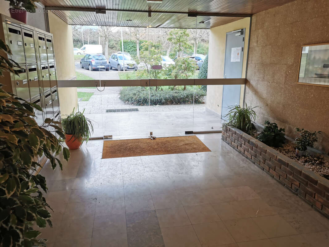 Appartement à EZANVILLE