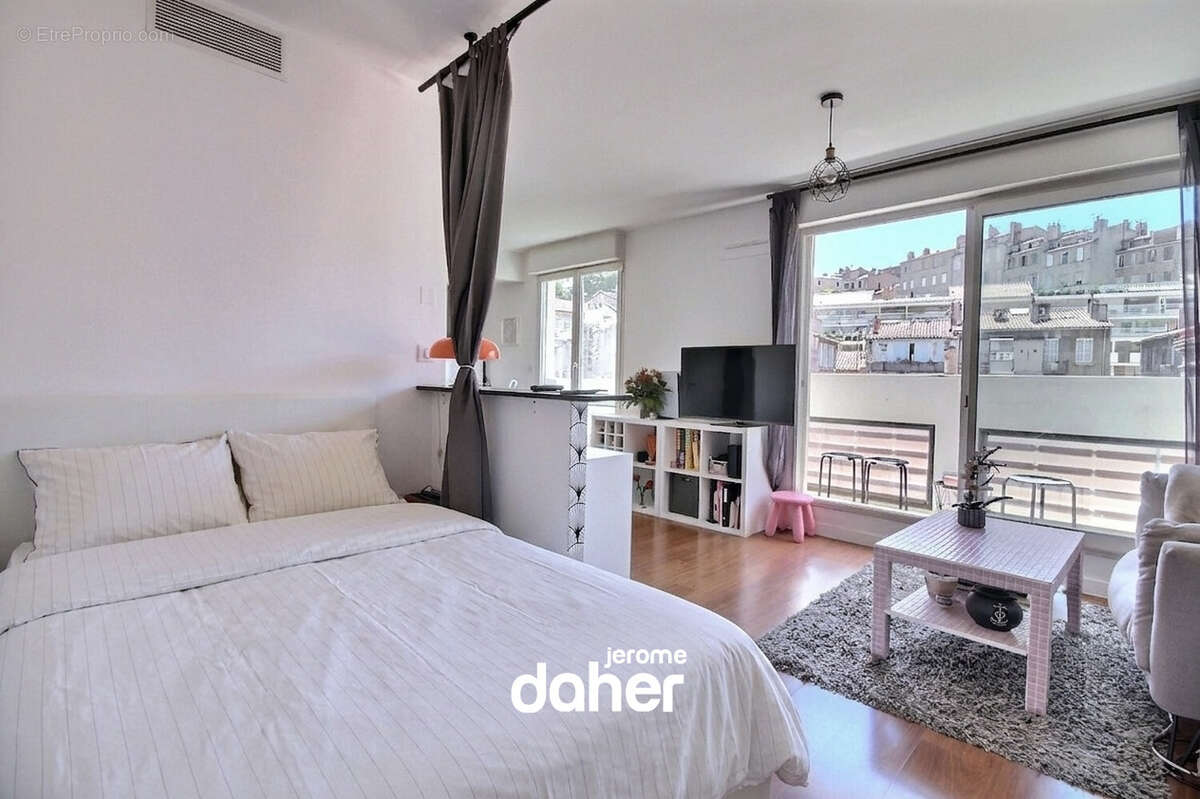 Appartement à MARSEILLE-6E