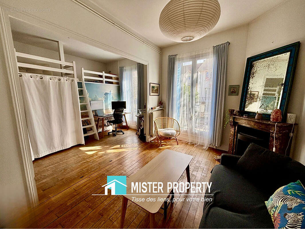 Appartement à SARTROUVILLE