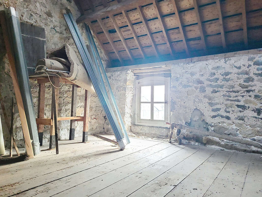 Maison à MONTMARTIN-SUR-MER