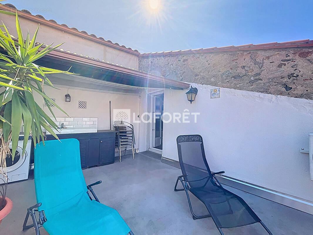 Maison à VILLELONGUE-DELS-MONTS