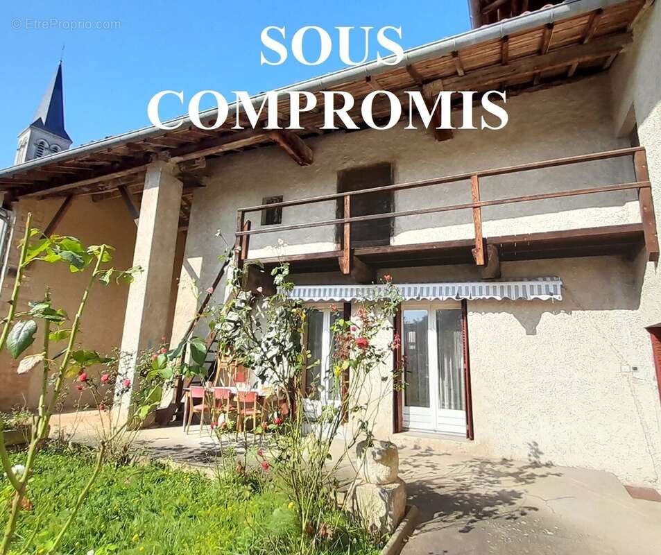 Maison à MOGNENEINS