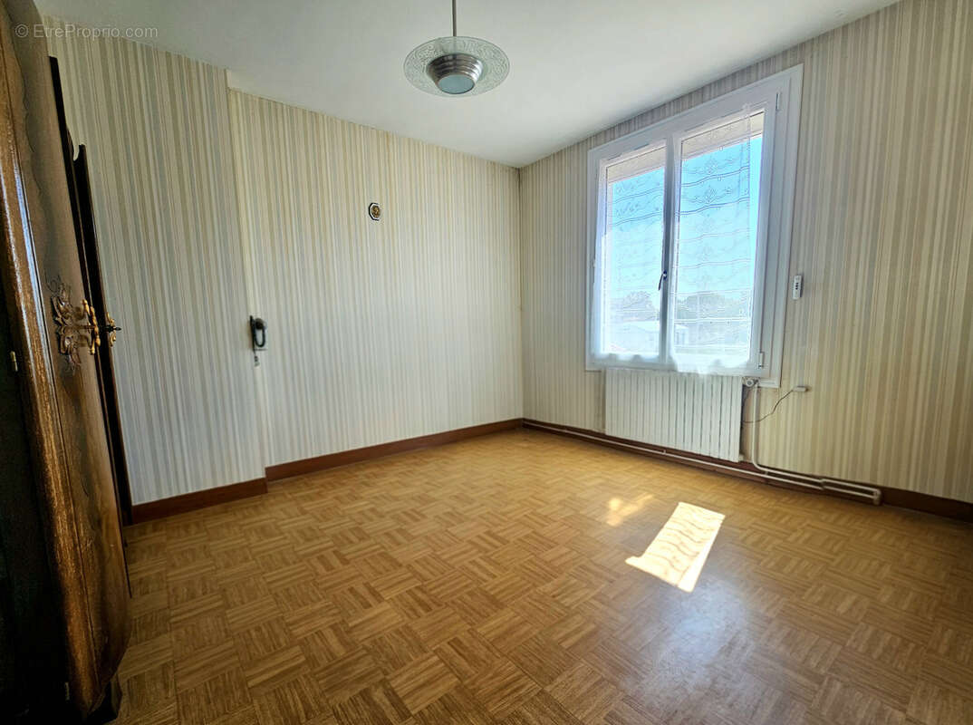 Maison 113 m² à Le Longeron  - photo 5