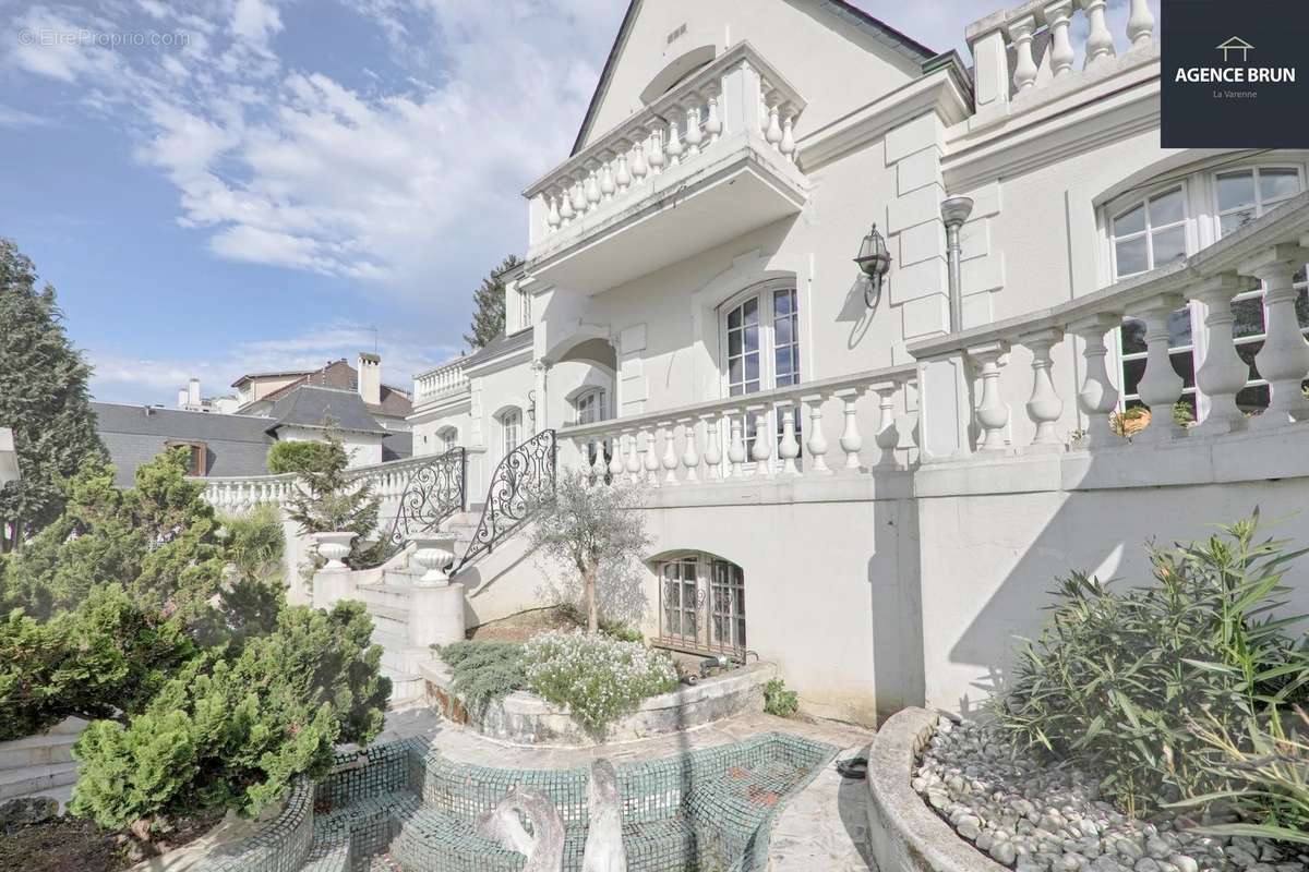 Maison à SAINT-MAUR-DES-FOSSES