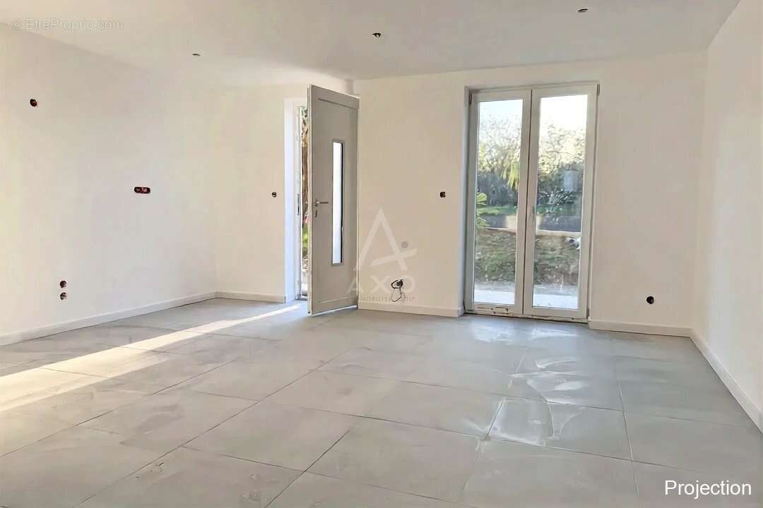 Maison à BOUGUENAIS